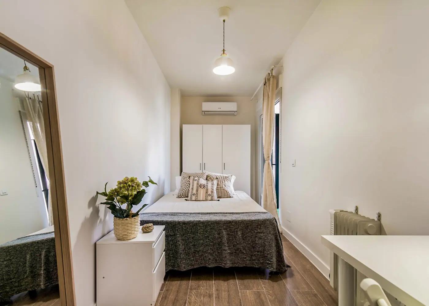 Private room in Madrid photo 2
