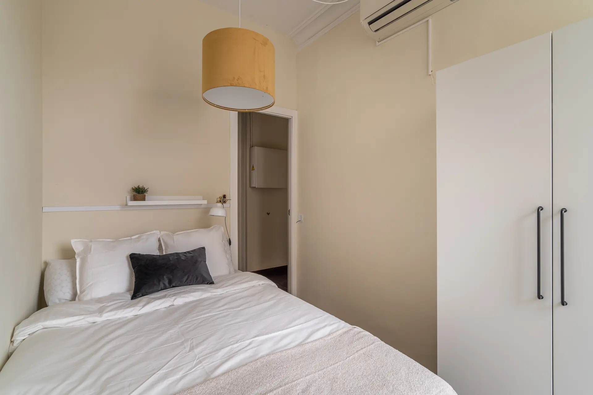 Private room in Barcelona photo 3