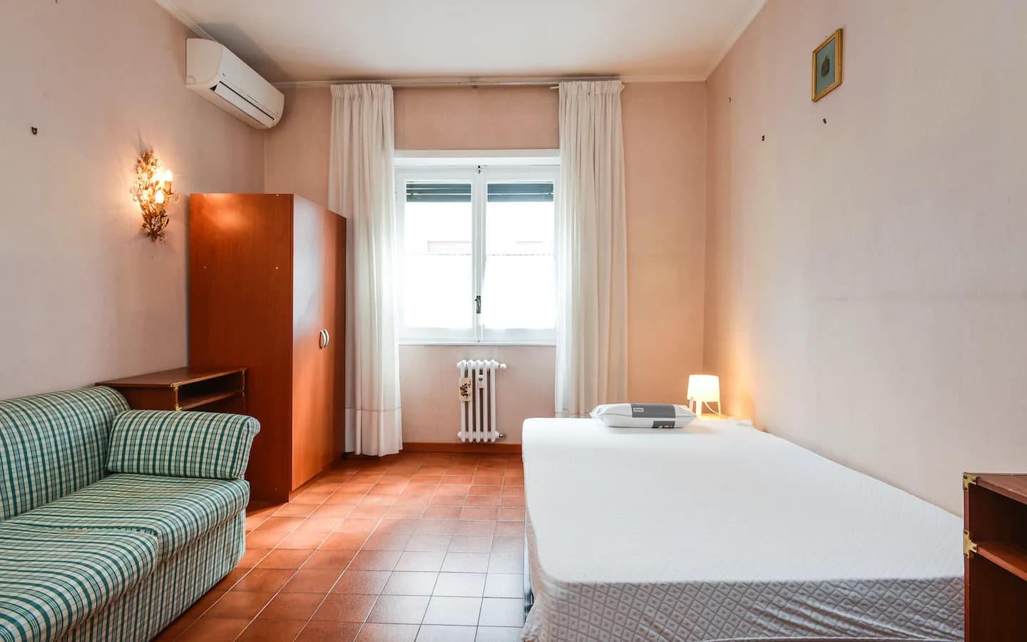 Room in Rome