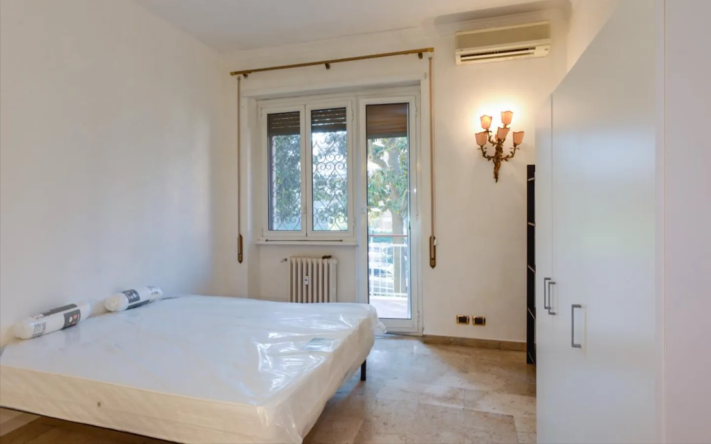 Room in Rome