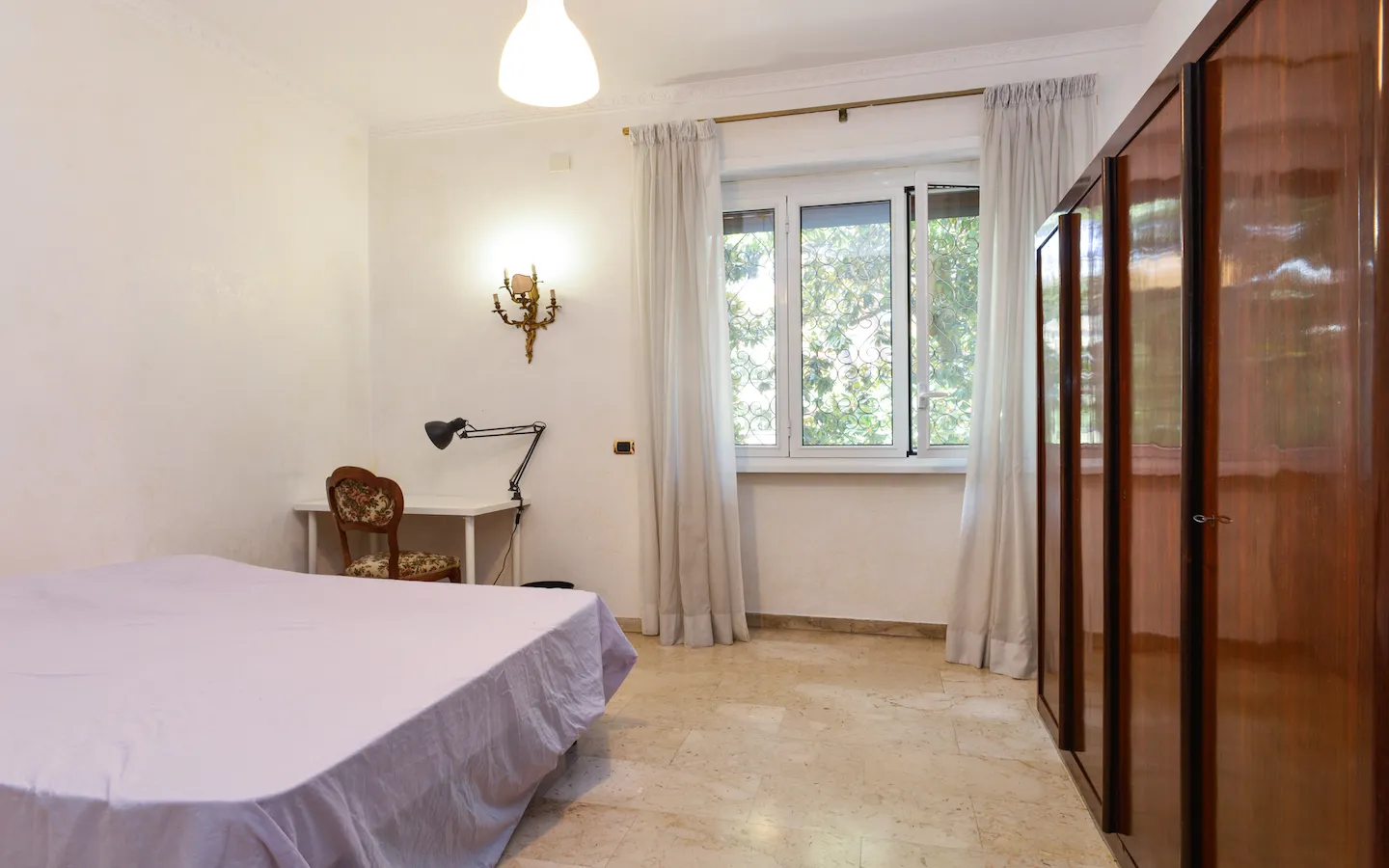 Room in Rome