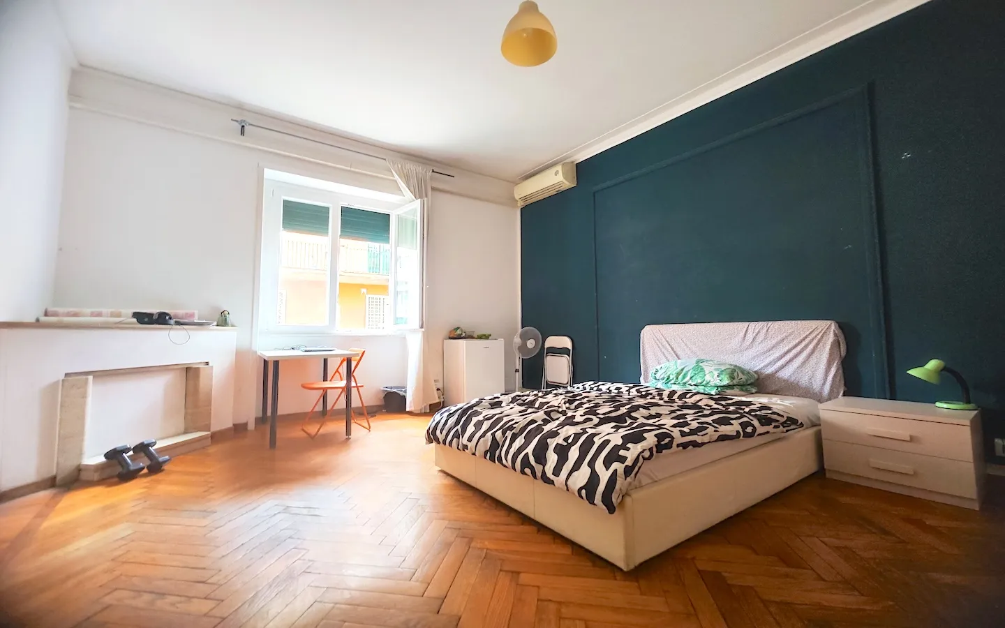 Room in Rome